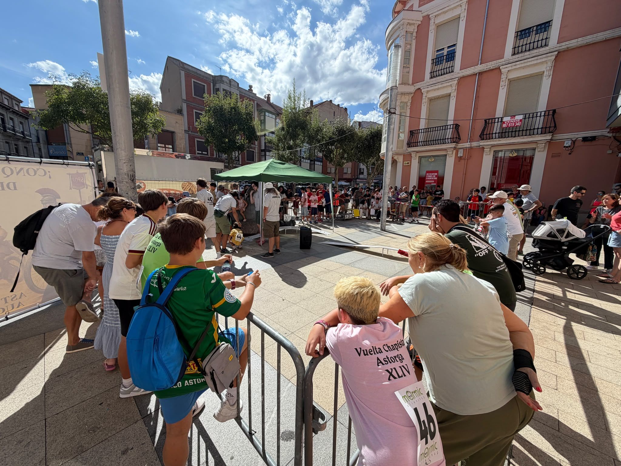No hay fiestas de Astorga sin chapas. | SAÚL ARÉN 