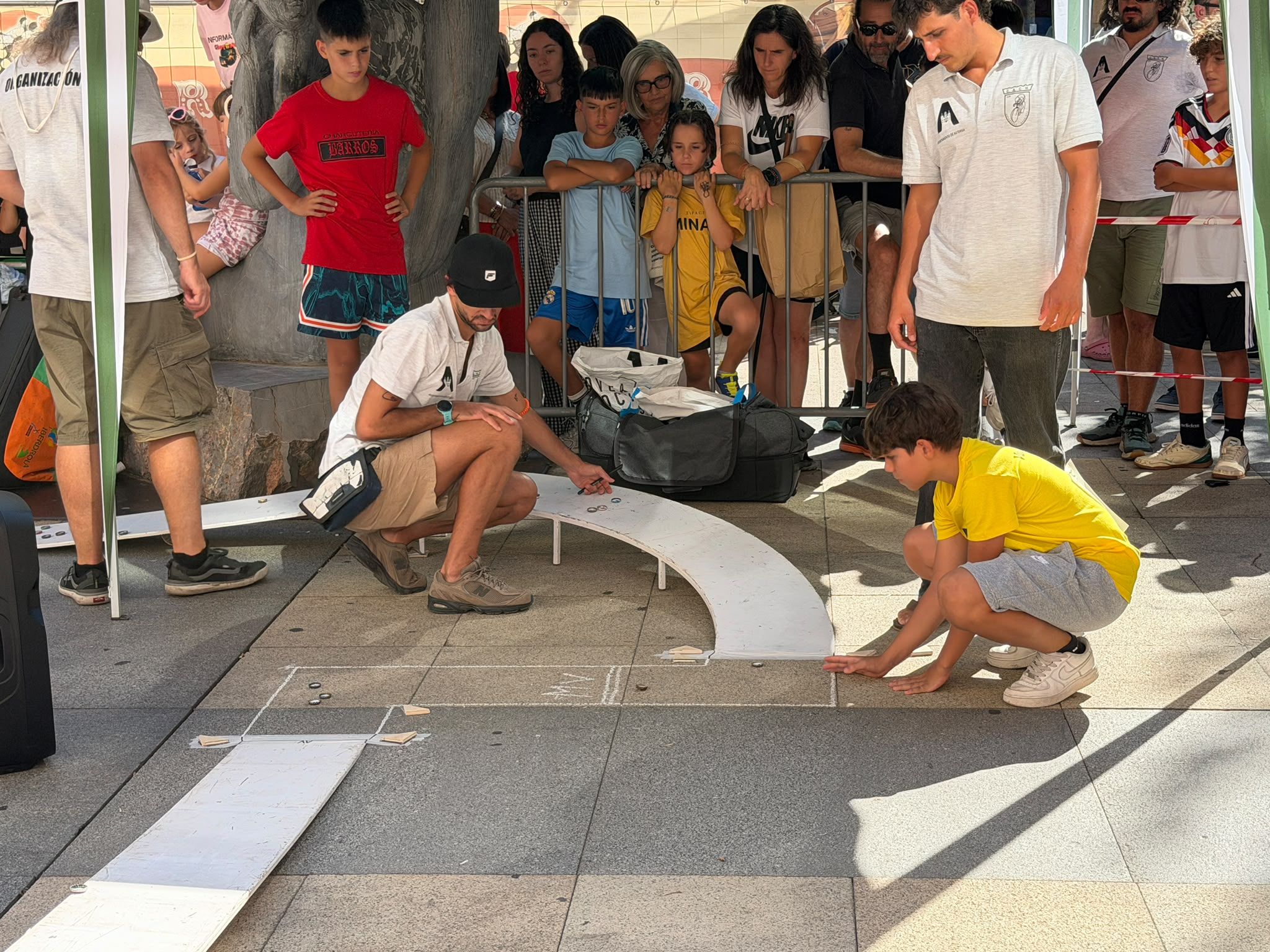 No hay fiestas de Astorga sin chapas. | SAÚL ARÉN No hay fiestas de Astorga sin chapas. | SAÚL ARÉN