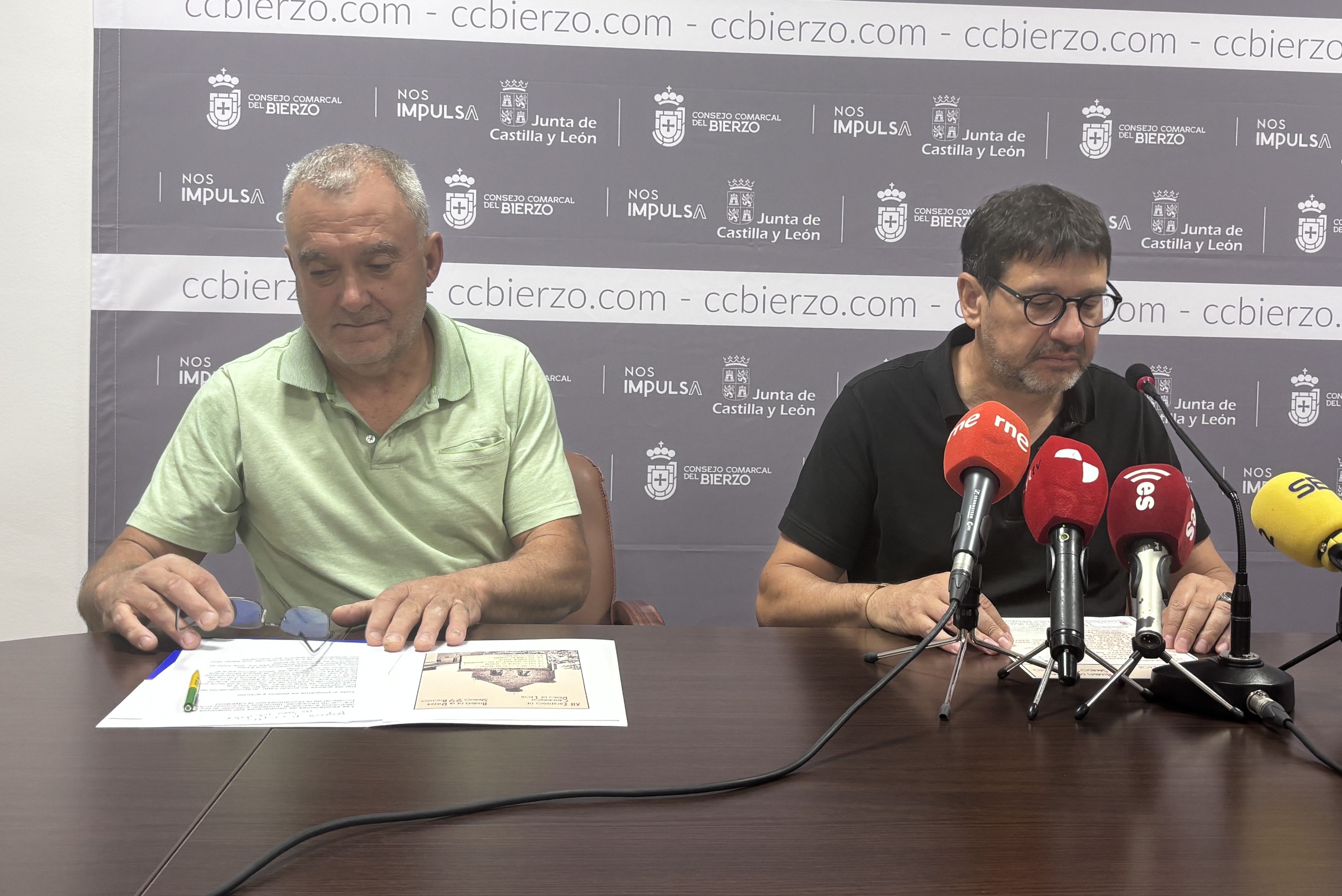 Felipe García (izquierda) y Gabriel Folgado (derecha) en la presentación de la jornada. | JAVIER FERNÁNDEZ