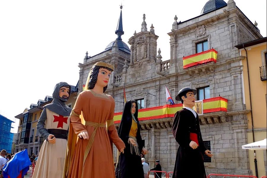 Los cuatro gigantes que volverán restaurados para participar en las fiestas. Los cuatro gigantes que volverán restaurados para participar en las fiestas.