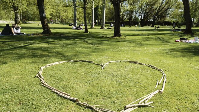 Qué tendrá el amor que hasta al que se considera ciego se le iluminan los ojos de felicidad. G.F.C Qué tendrá el amor que hasta al que se considera ciego se le iluminan los ojos de felicidad. G.F.C
