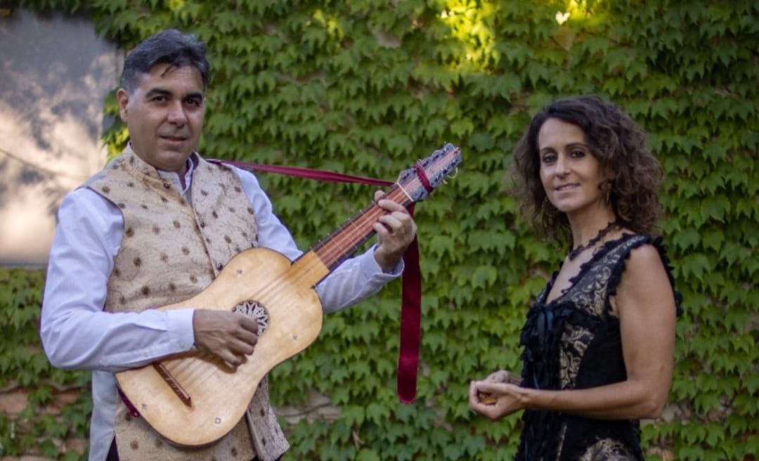 Vanesa y Rodrigo antes del concierto que ofrecerán en Villar de los Mundos.