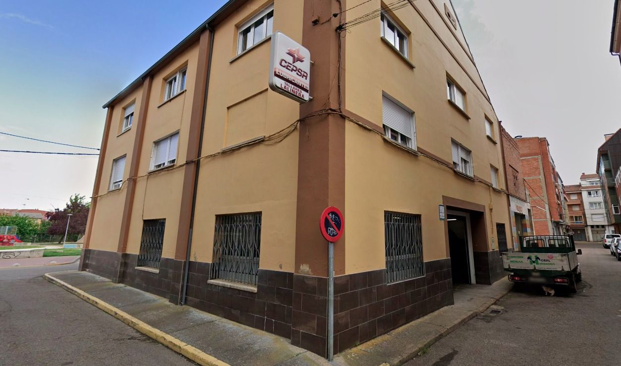 Taller en Veguellina de Órbigo en el que se ha producido el fuego | GOOGLE MAPS