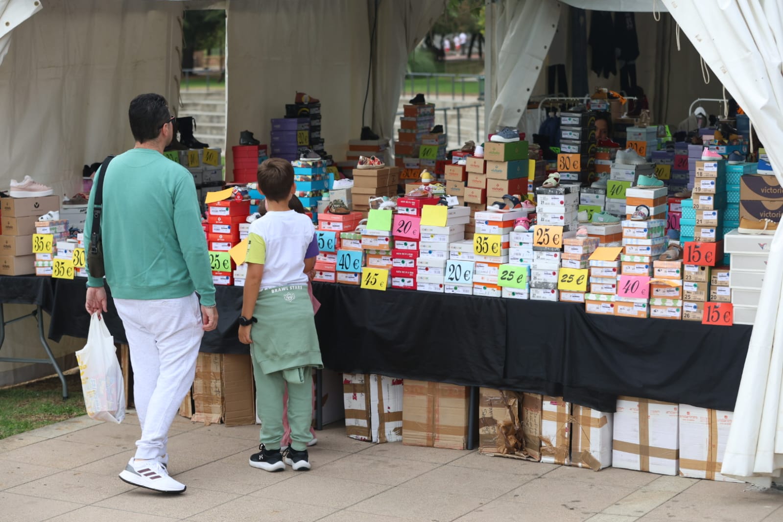 Feria del Stock de Valencia de Don Juan. | FERNANDO OTERO
