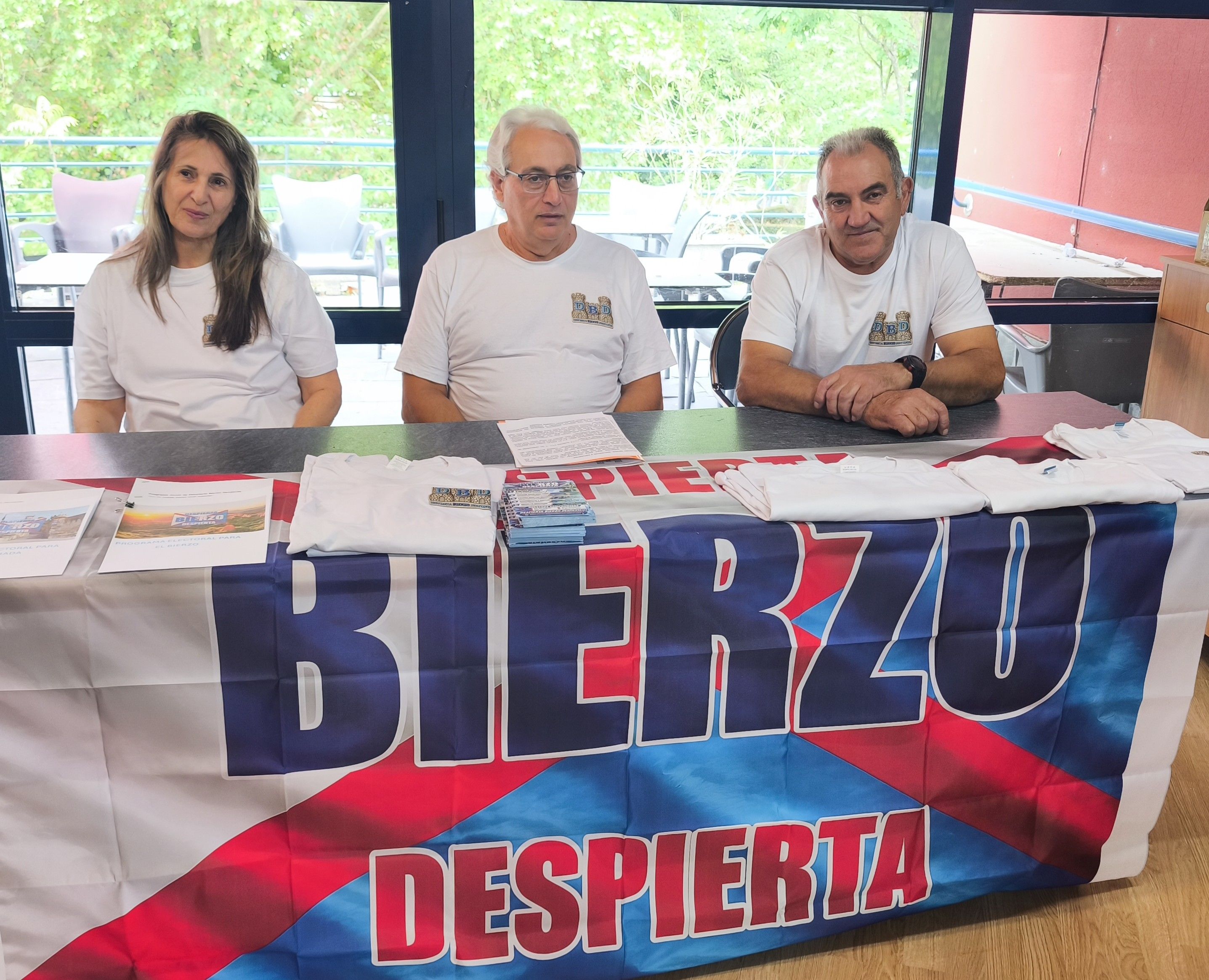 Presentación del partido con su lider en el medio. | ICAL