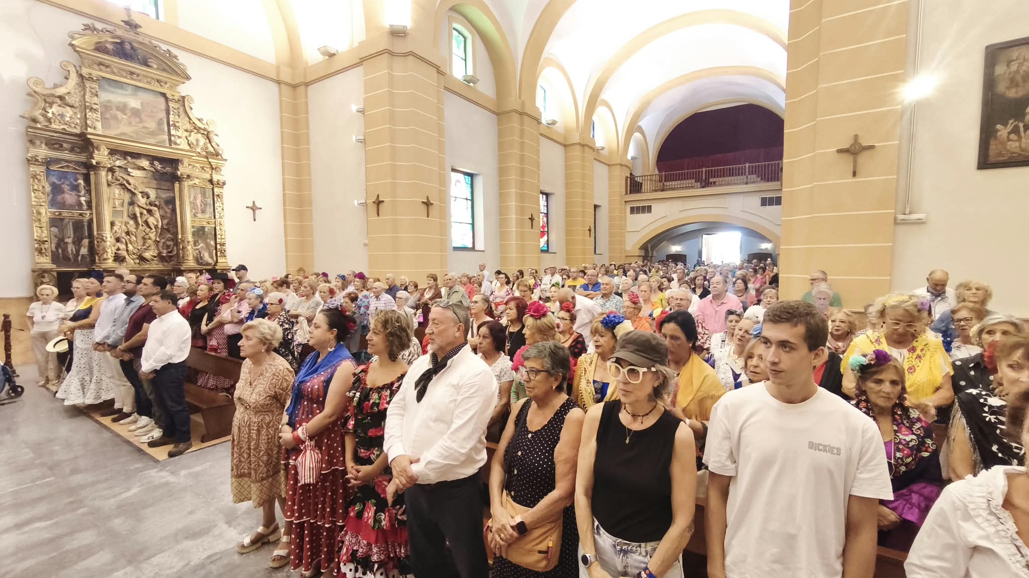 Misa rociera en la iglesia de Nuestra Señora delCastillo Viejo. | L.N.C. Misa rociera en la iglesia de Nuestra Señora delCastillo Viejo. | L.N.C.