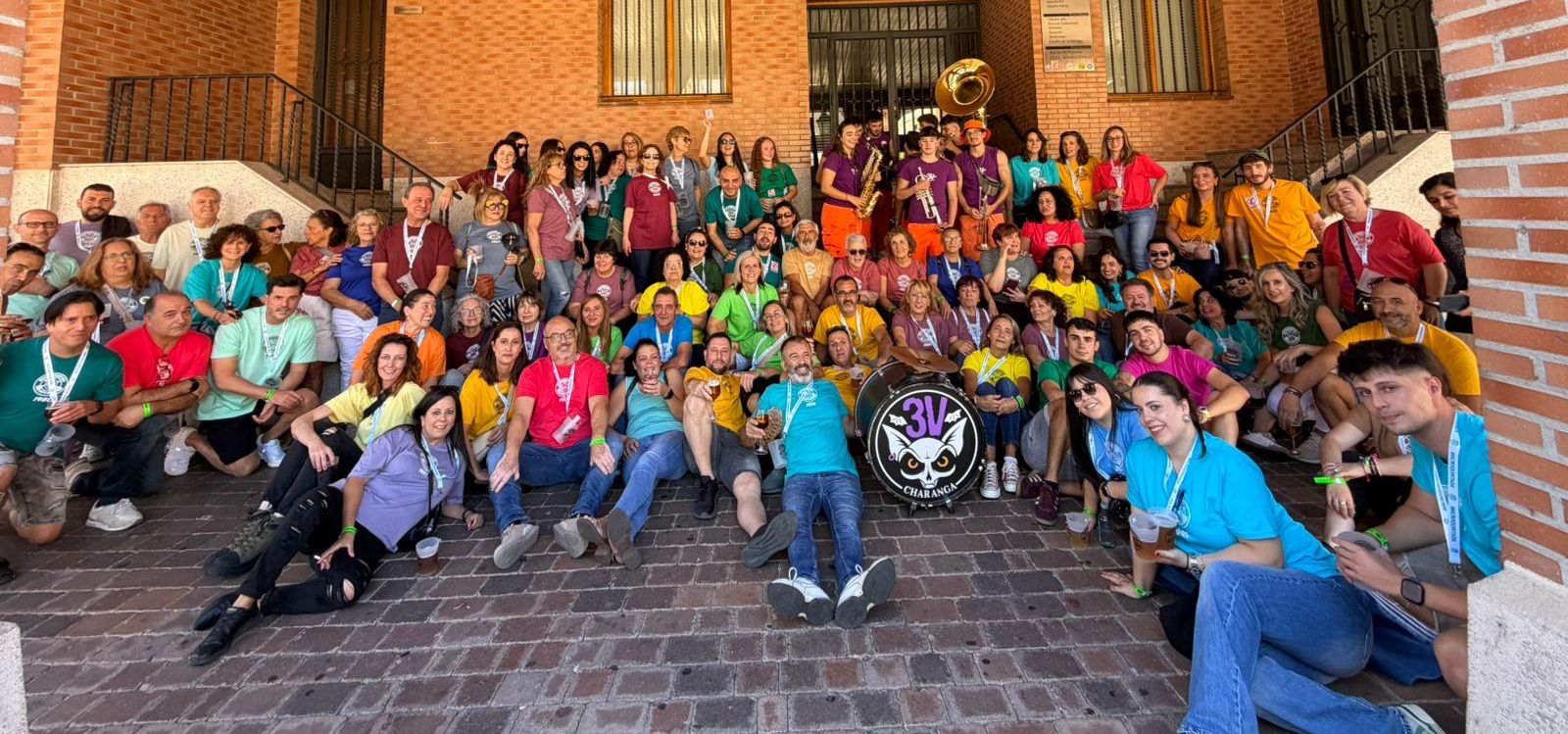 Foto de familia de todos los quintos participantes en la Macroquintada. | L.N.C.