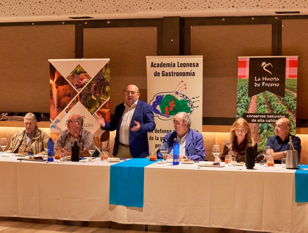 Cata de tomates organizada por la Academia Leonesa de Gastronomía. | L.N.C.