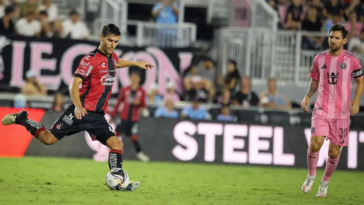 Rober Pierre, en un partido con el Atlas frente al Inter Miami de Messi. | ATLAS