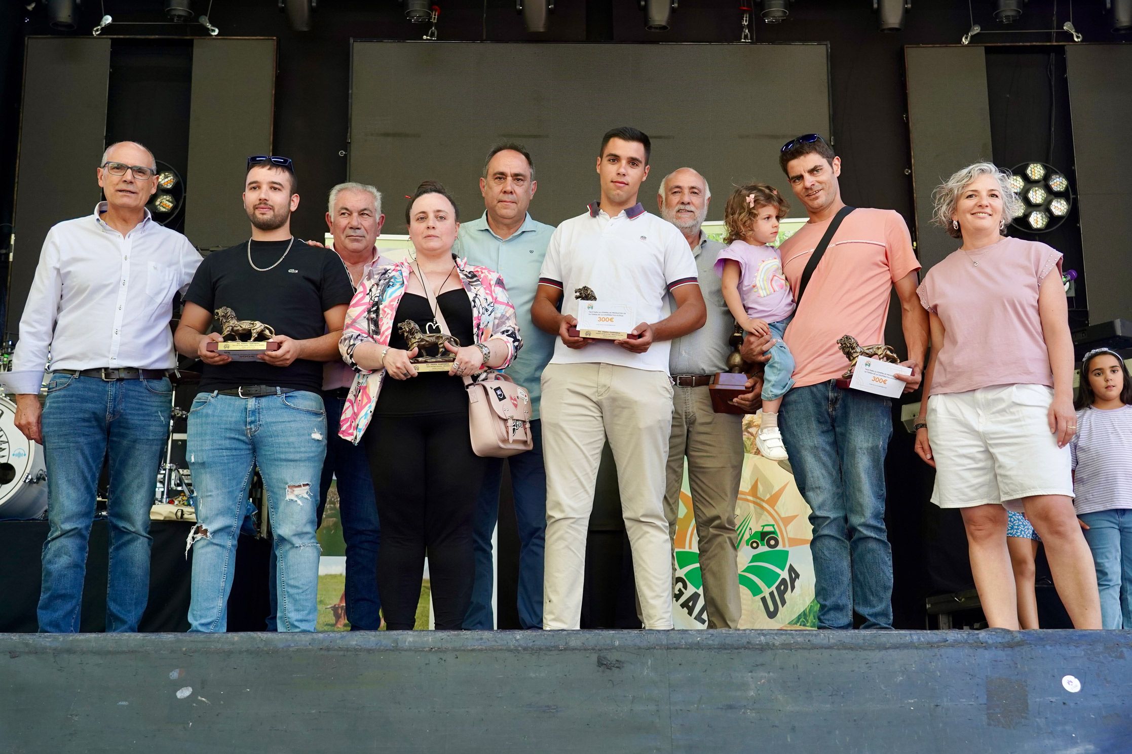 Un instante de la entrega de premios durante la Fiesta Campesina. | CAMPILLO (ICAL)