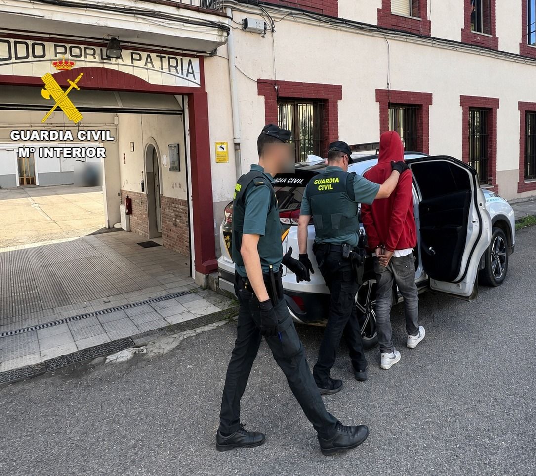 Detención del joven en la localidad de Sobrepeña. | L.N.C.