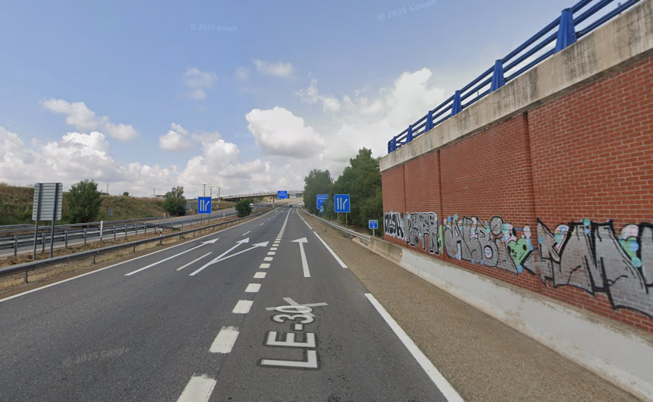 Un tramo de la LE 30 próximo a la salida de Villacredé