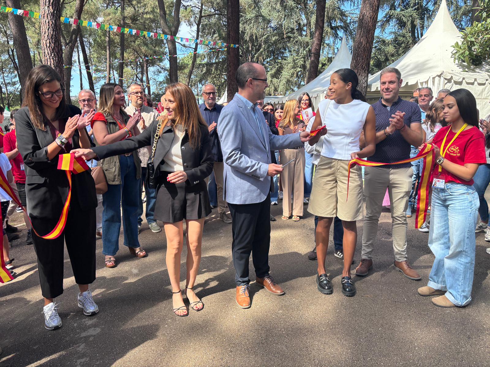 Pregón de la deportista Débora Évora para inaugurar la Ciudad Mágica 2026. | JAVIER FERNÁNDEZ Pregón de la deportista Débora Évora para inaugurar la Ciudad Mágica 2026. | JAVIER FERNÁNDEZ