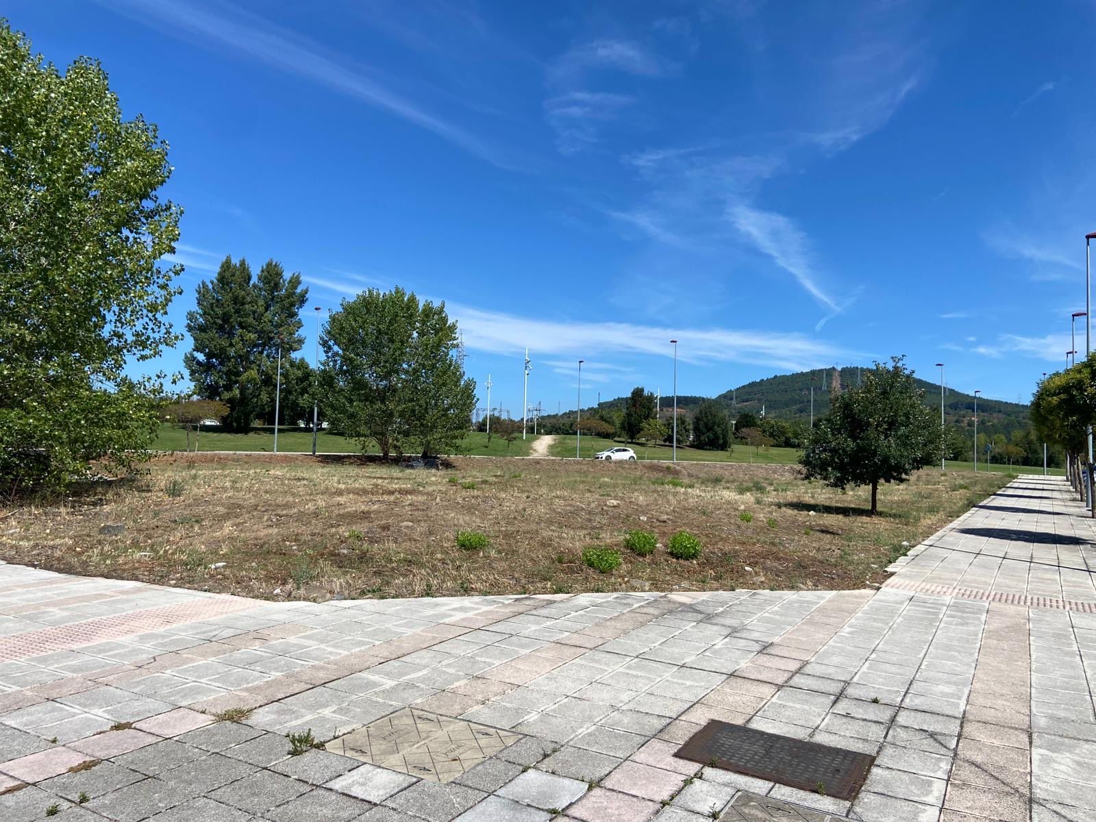 La parcela cedida por el Ayuntamiento de Ponferrada para la construcción de las viviendas está en La Rosaleda.