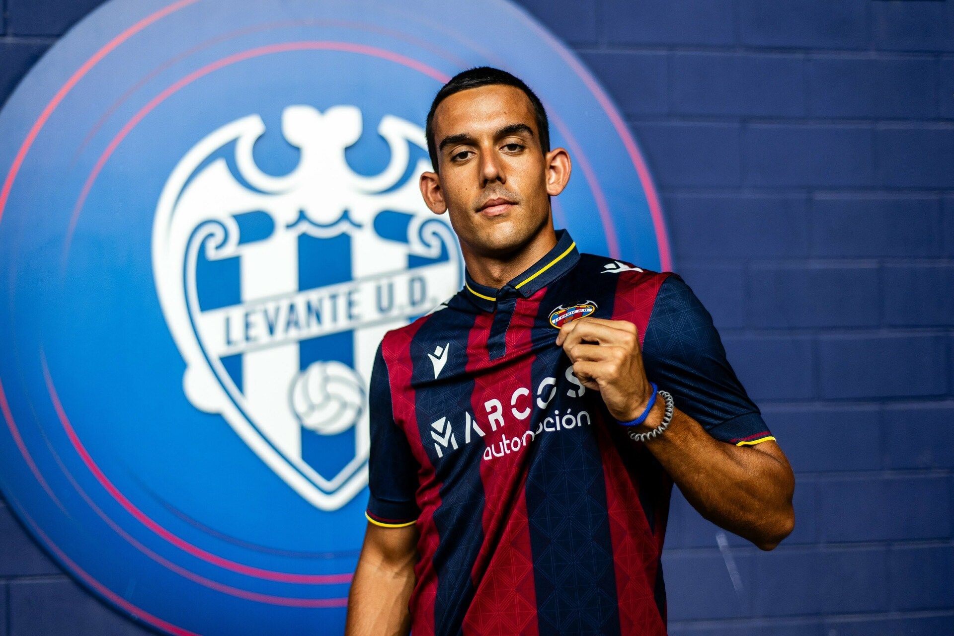 Algobia, tras fichar por el Levante, reforzará a la Cultural. | UD LEVANTE