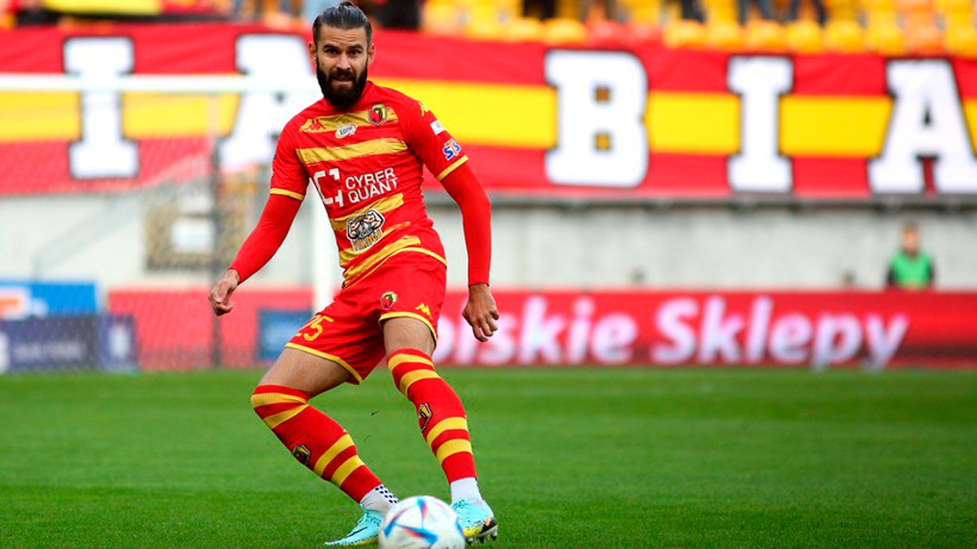 Bogdan Tiru, durante un partido con el Jagiellonia en Polonia. | CYFRASPORT