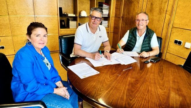 Firma del Convenio Asociación Española Mastín | L.N.C. Firma del Convenio Asociación Española Mastín | L.N.C.