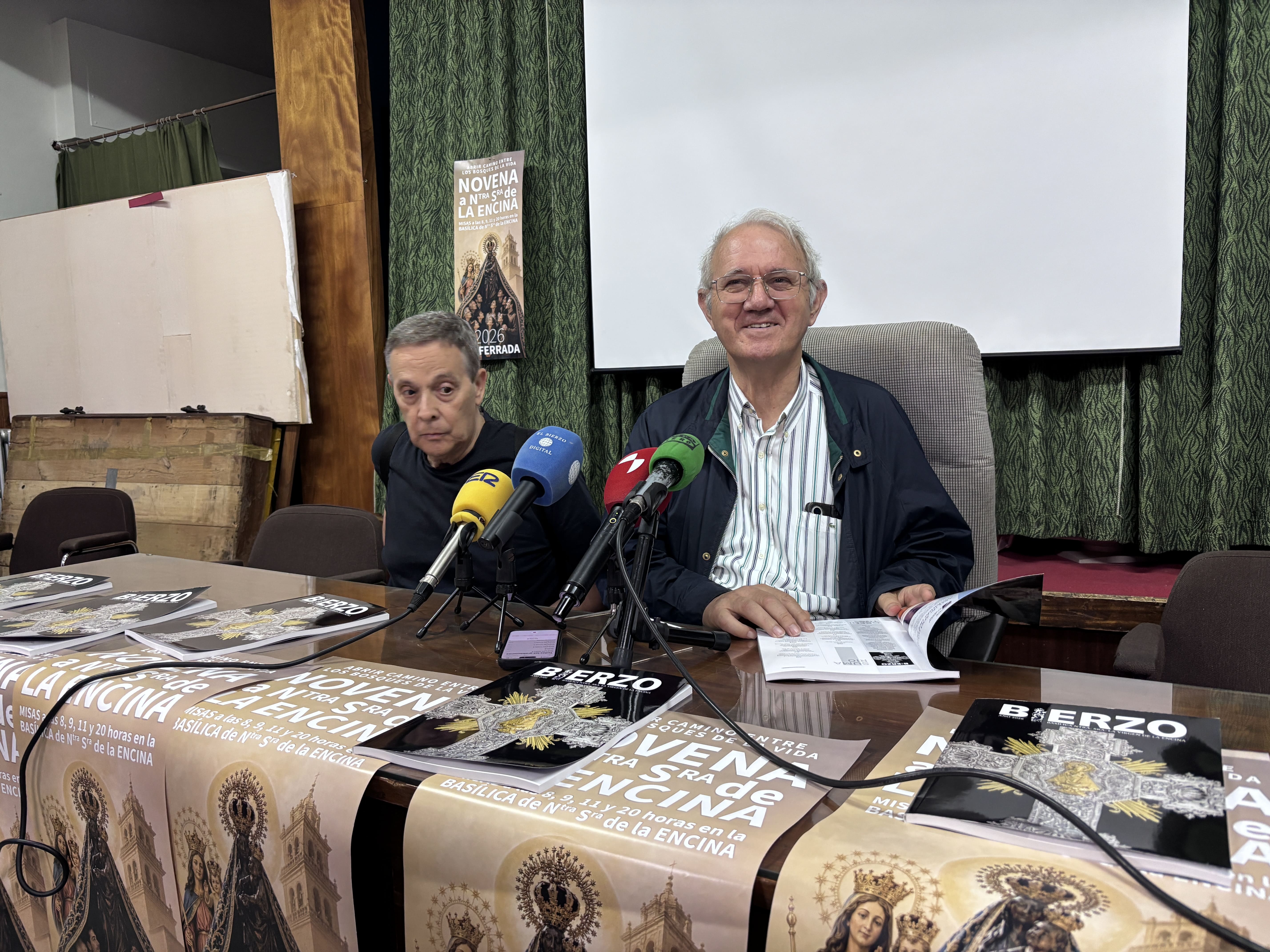 Presentación de la nueva edición de la revista Bierzo. | JAVIER FERNÁNDEZ Presentación de la nueva edición de la revista Bierzo. | JAVIER FERNÁNDEZ