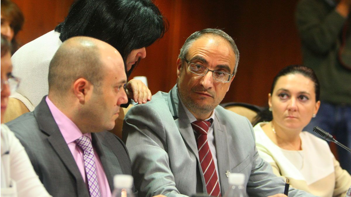 David Voces, de la junta local del PSOE, y Ángela Marqués, en rueda de prensa. | César Sánchez (Ical)