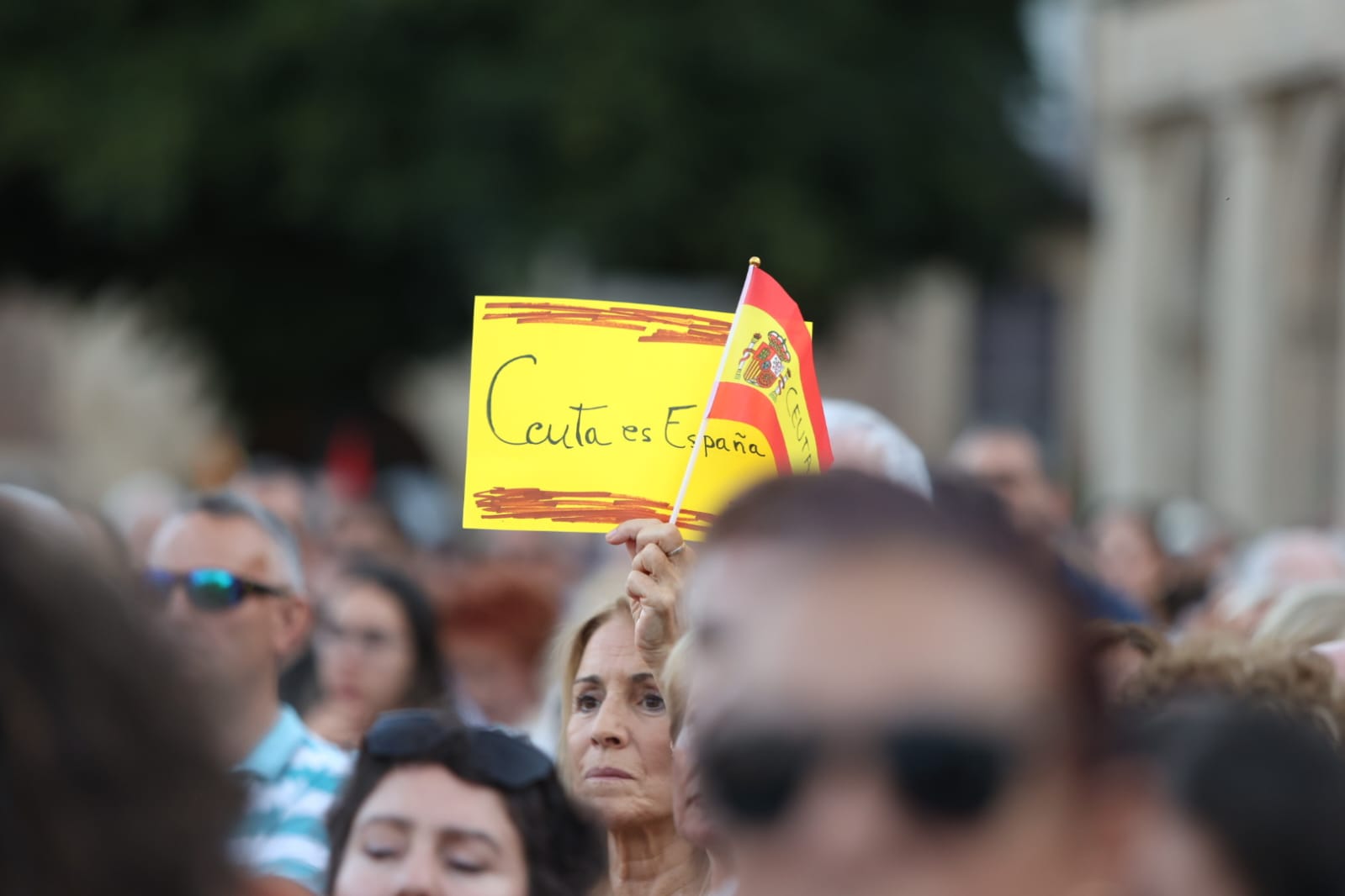 La concentración por Ceuta en León, en imágenes 