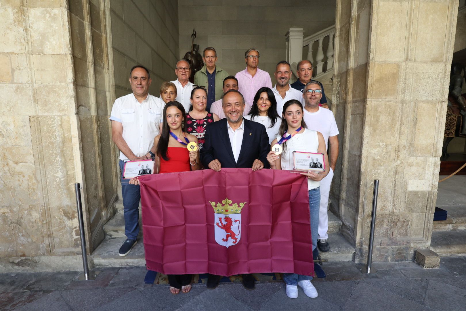 La Diputación homenajeó a las dos gimnastas del Club Ritmo tras conquistar su tercer Europeo y el histórico oro mundial con la selección española (8)