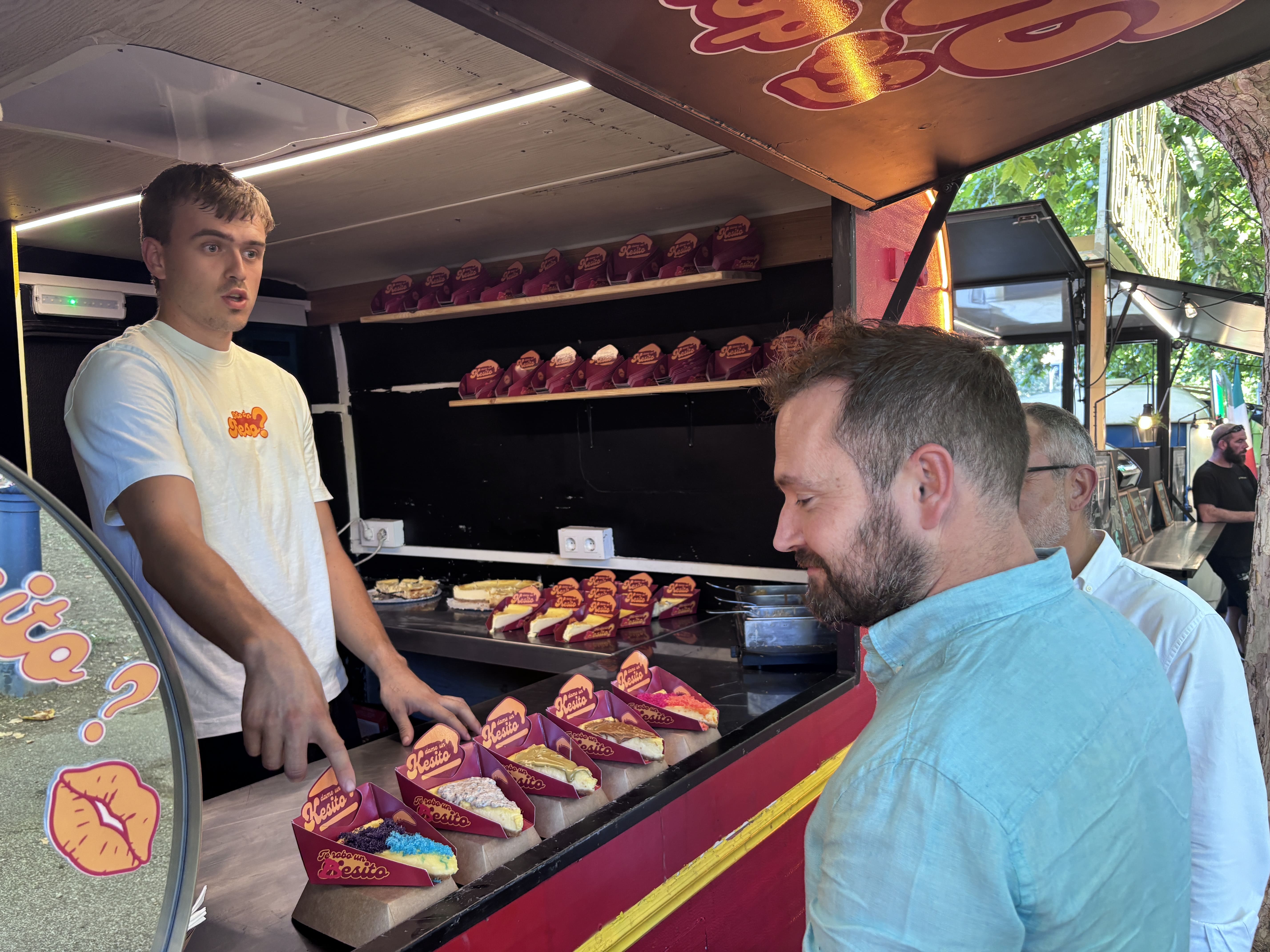 Inauguración del recinto de 'food trucks' en el Parque de la Concordia. | JAVIER FERNÁNDEZ