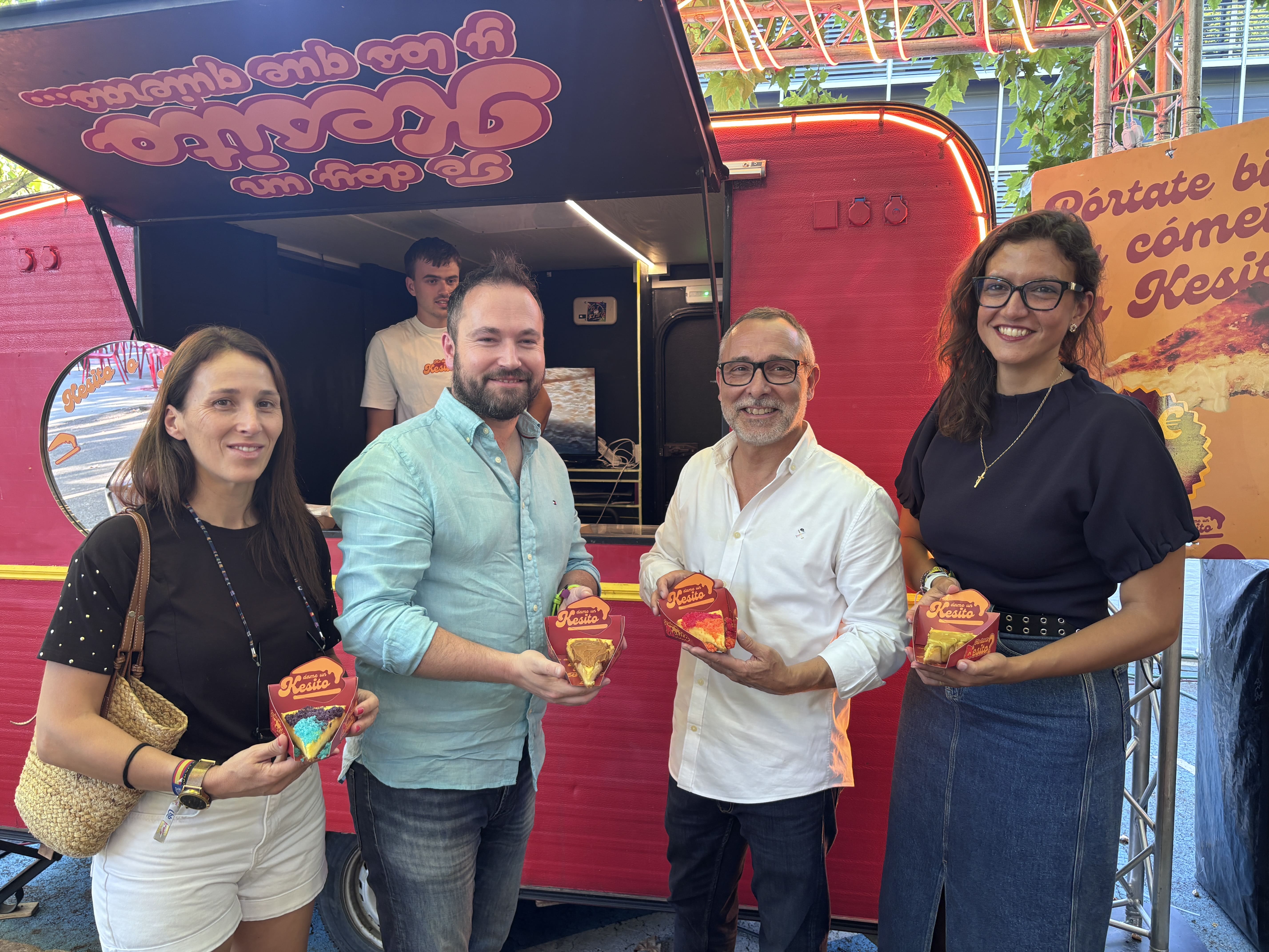 Inauguración del recinto de 'food trucks' en el Parque de la Concordia. | JAVIER FERNÁNDEZ