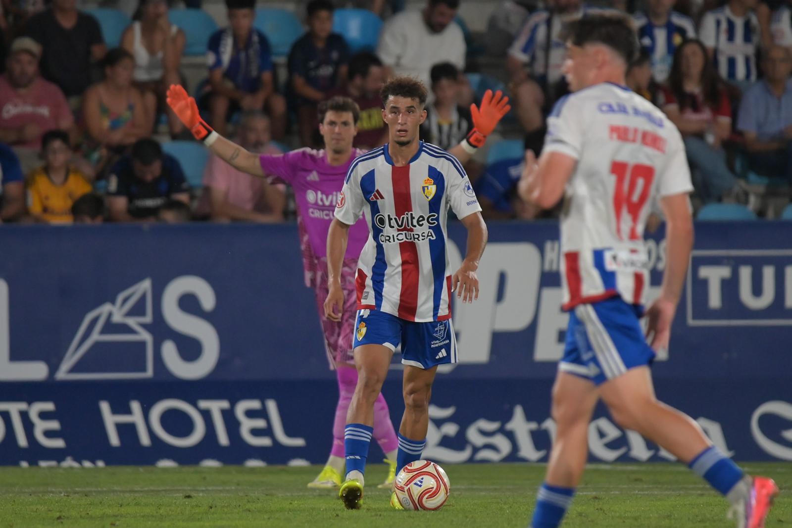 La Deportiva no pudo pasar del empate ante el Lugo en el debut del equipo en El Toralín  REPORTAJE GRÁFICO QUINITO (93)