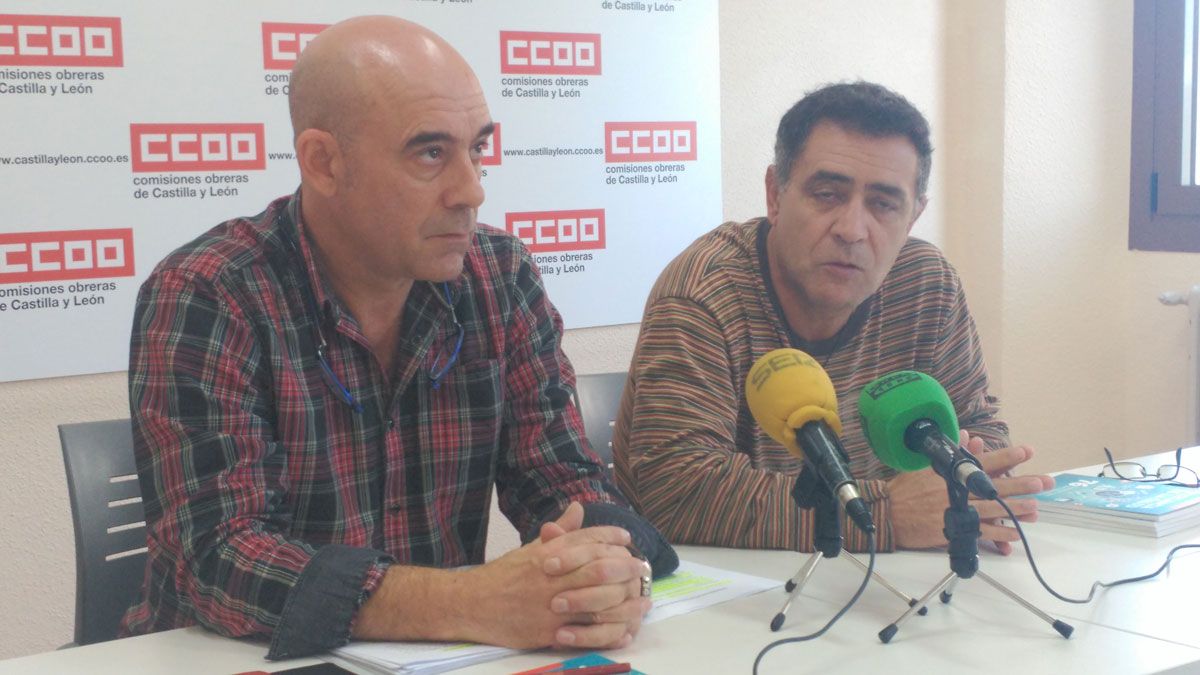 Mariano Sanz y Miguel Herrero, este viernes en la sede de CCOO. | L.N.C.