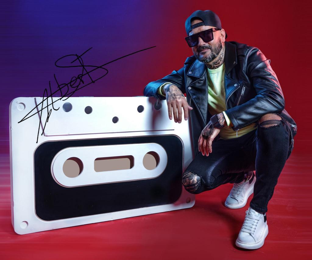El Dj Albert Novo vuelve a casa para compartir el Cristo como su gran estrella.