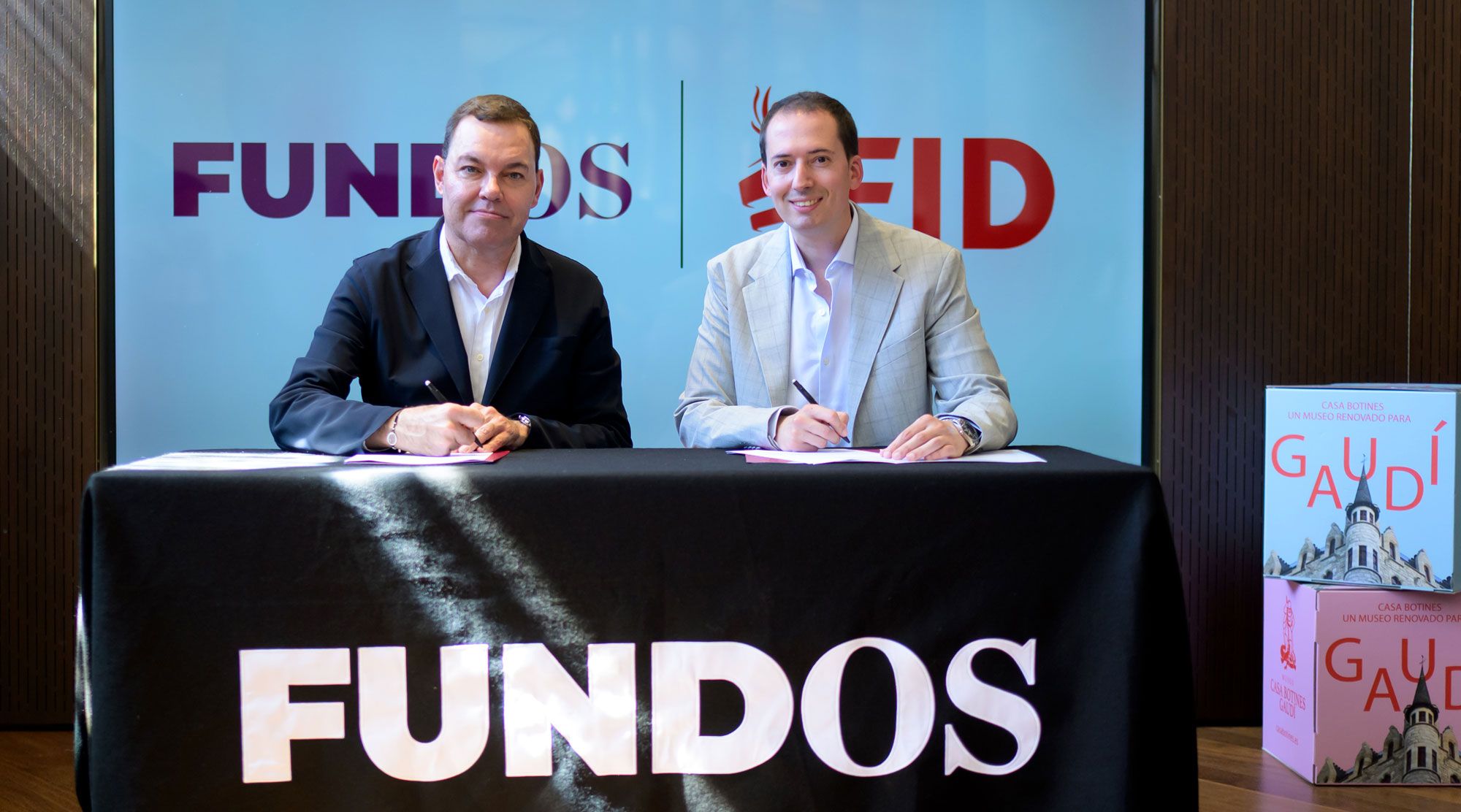 Firma del acuerdo entre el FID y Fundos. | L.N.C.