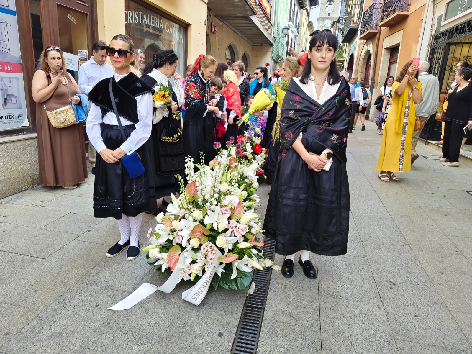 Ofrenda a la Virgen de la Encina. | MAR IGLESIAS