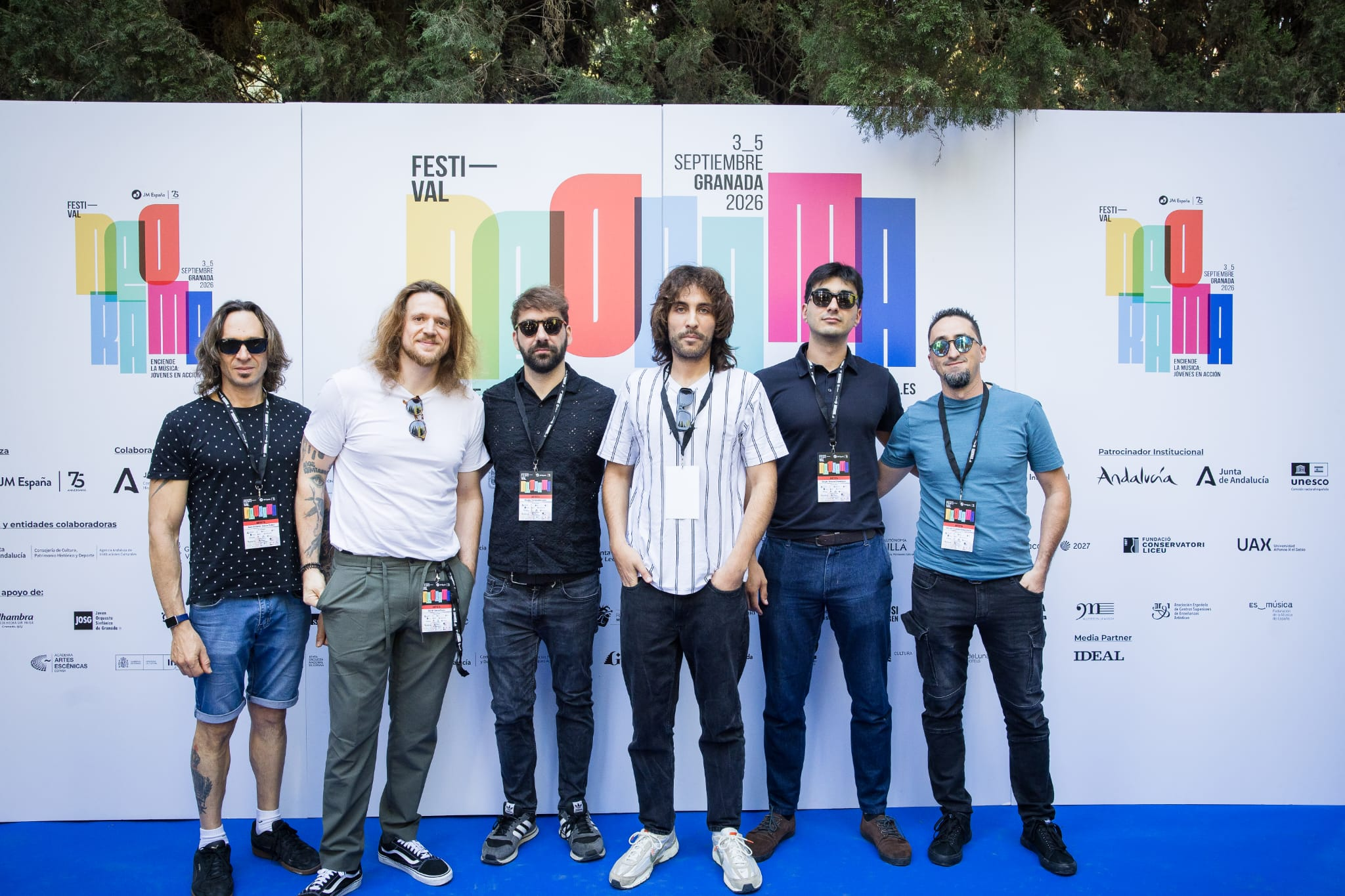 Los integrantes de la premiada banda leonesa con otros galardonados en el Festival Neorama, celebrado en Granada el fin de semana. | FESTIVAL NEORAMA Los integrantes de la premiada banda leonesa con otros galardonados en el Festival Neorama, celebrado en Granada el fin de semana. | FESTIVAL NEORAMA