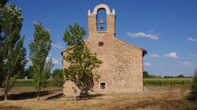 Ermita de Nuestra Señora de Perales en Bercianos del Real Camino Ermita de Nuestra Señora de Perales en Bercianos del Real Camino