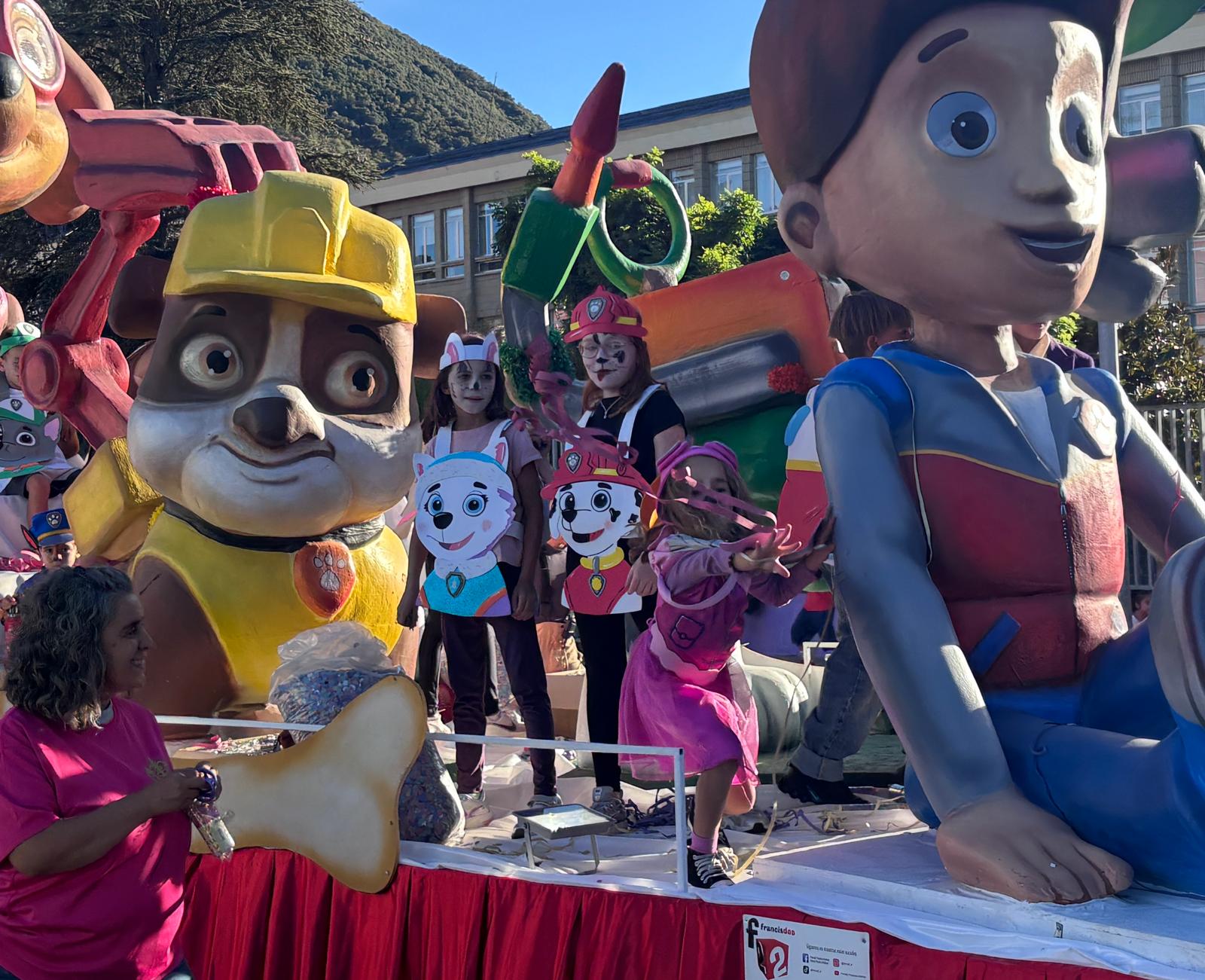 Cabalgata en el Día de la Encinina en Ponferrada. | JAVIER FERNÁNDEZ