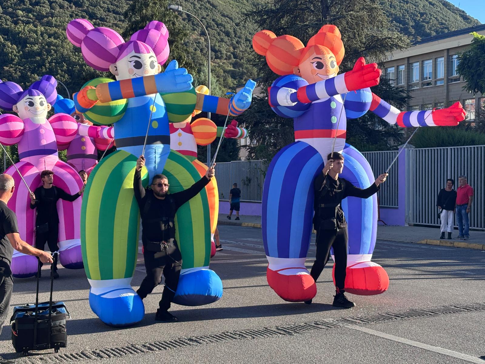 Cabalgata en el Día de la Encinina en Ponferrada. | JAVIER FERNÁNDEZ