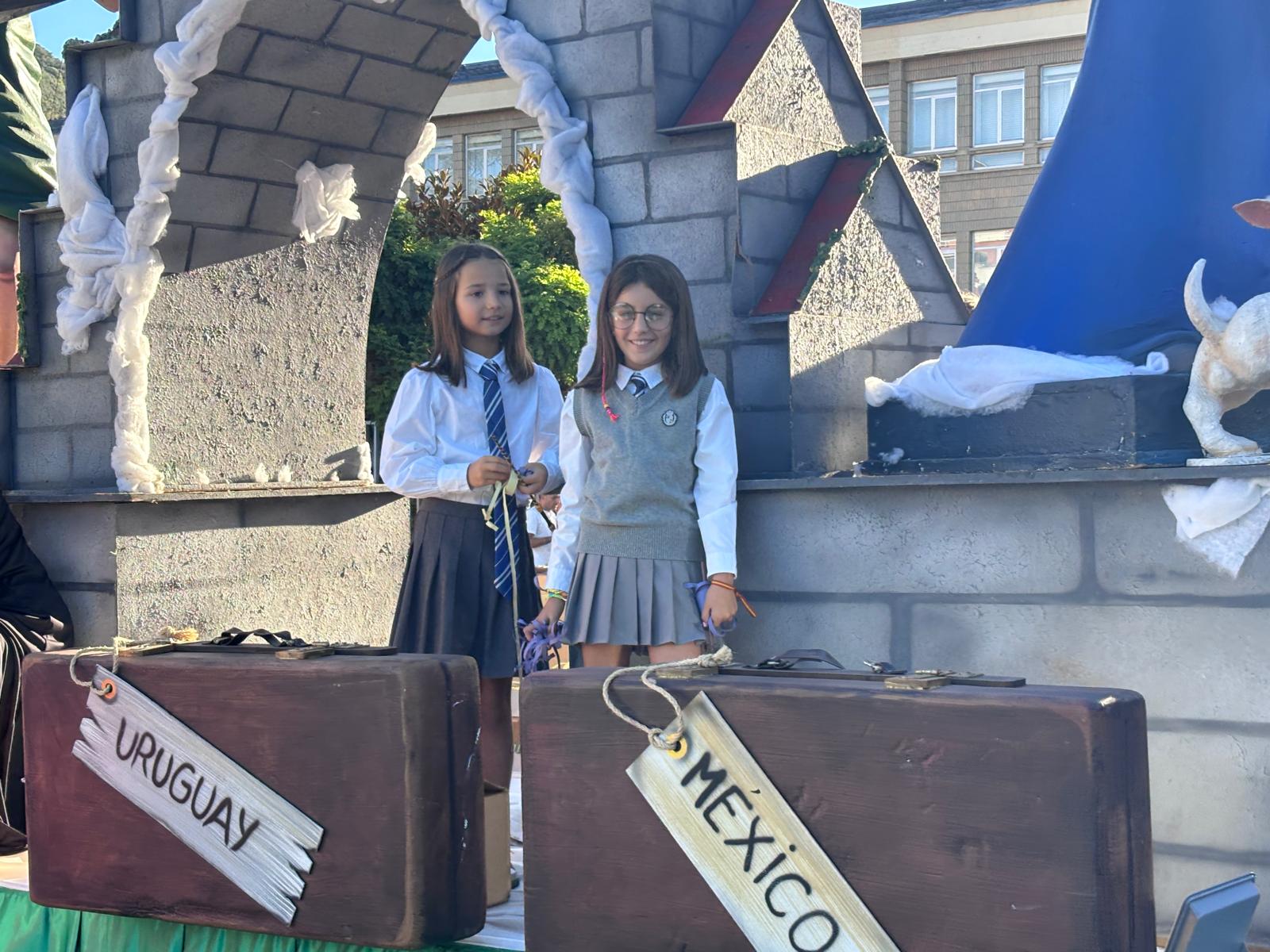 Cabalgata en el Día de la Encinina en Ponferrada. | JAVIER FERNÁNDEZ