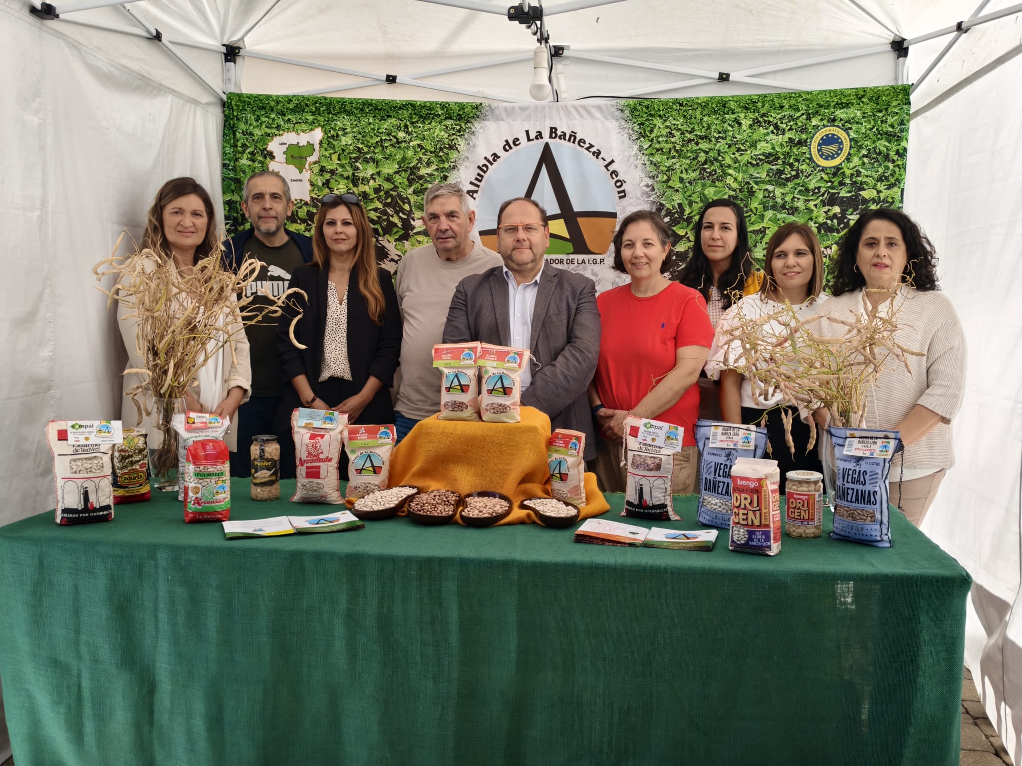 La Bañeza vuelve a rendirse a su alubia con el arranque de la XXIII Feria Agroalimentaria