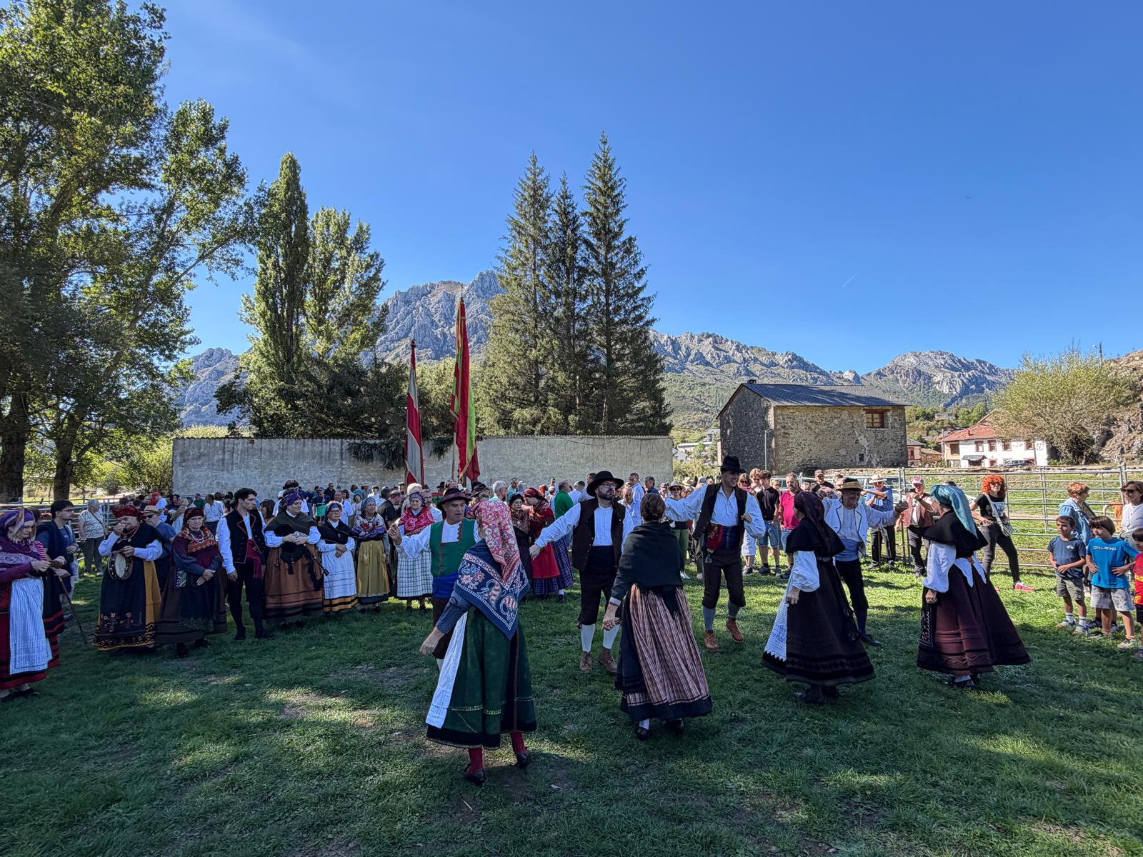 La Feria Tradicional del Cristo de Valdelugueros, en imágenes