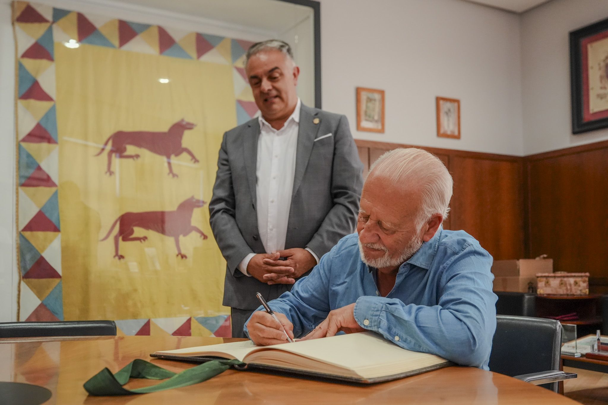 Un instante de la visita de Juan Echanove a Astorga. | L.N.C.