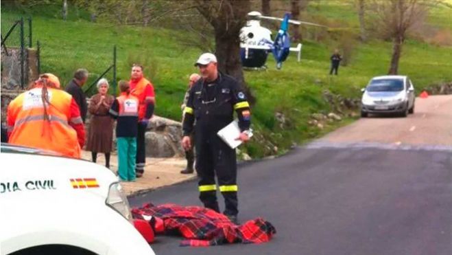 El cuerpo de la mujer asesinada en 2013 permenece tapado donde cayó muerta El cuerpo de la mujer asesinada en 2013 permenece tapado donde cayó muerta