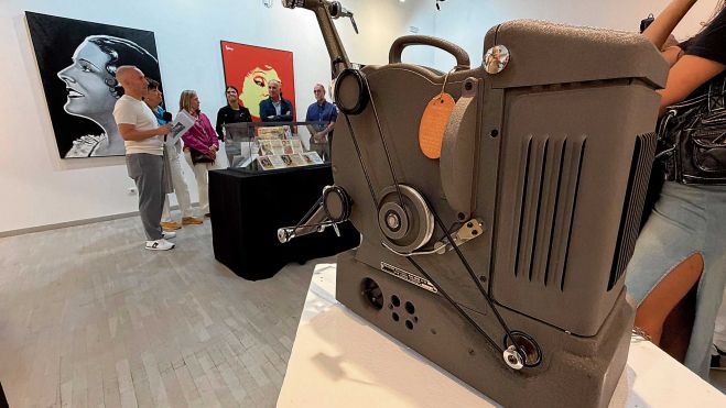 La muestra reúne una selección de obras de Velasco (Bembibre 1932-León 2009), cedidas por Laia Redondo La muestra reúne una selección de obras de Velasco (Bembibre 1932-León 2009), cedidas por Laia Redondo