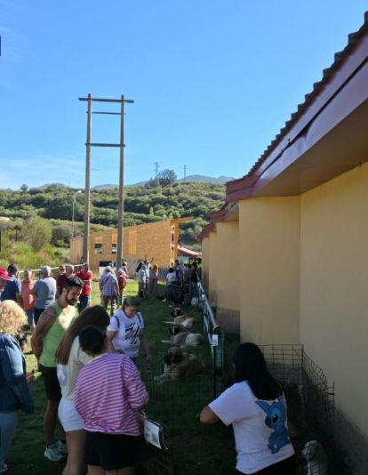 Puebla de Lillo convirtió su cita ganadera en una jornada de encuentro y tradición. GIOVANNI CAMPOS (2) Puebla de Lillo convirtió su cita ganadera en una jornada de encuentro y tradición. GIOVANNI CAMPOS (2)