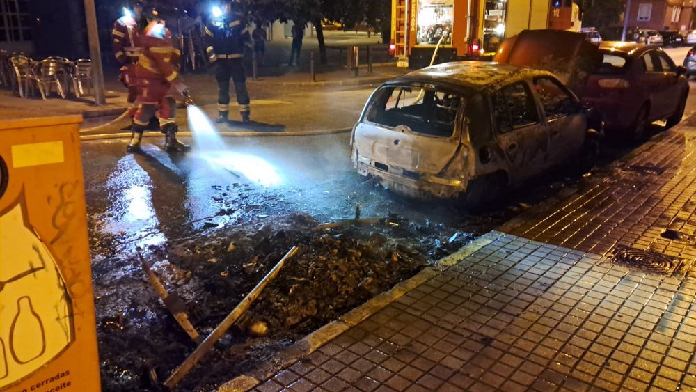 Imagen de archivo de un incendio en un contenedor. | BOMBEROS