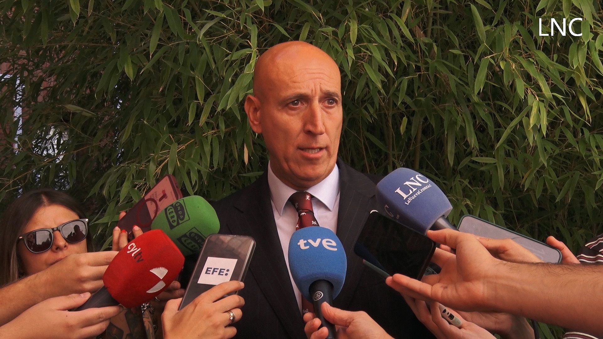 Diez responde a Cendón: "Que diga lo que quiera, yo seguiré trabajando por León"