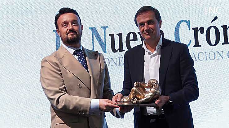 Alvaro Lesmes y Adelino Pérez, de la DO Bierzo, en el premio de 2025. | L.N.C.