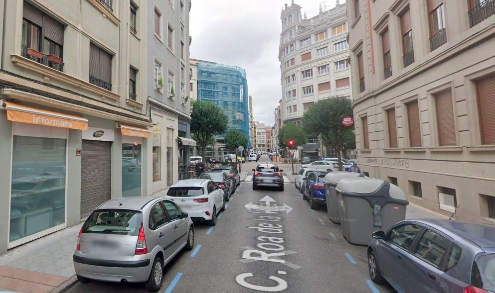 Herido un hombre de 60 años en un accidente por alcance en la calle Roa de la Vega