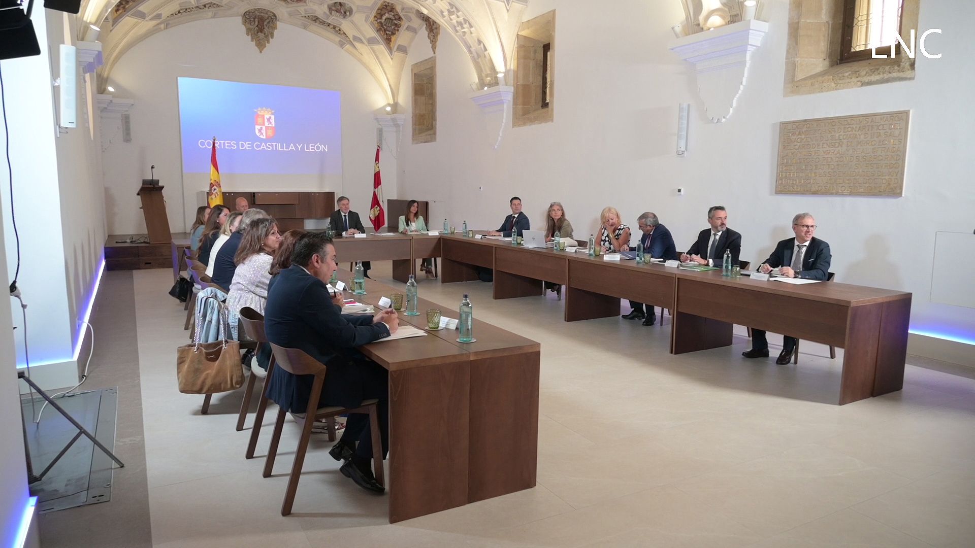 San Isidoro acoge la primera reunión itinerante de las Cortes de Castilla y León | LAURA PASTORIZA San Isidoro acoge la primera reunión itinerante de las Cortes de Castilla y León | LAURA PASTORIZA