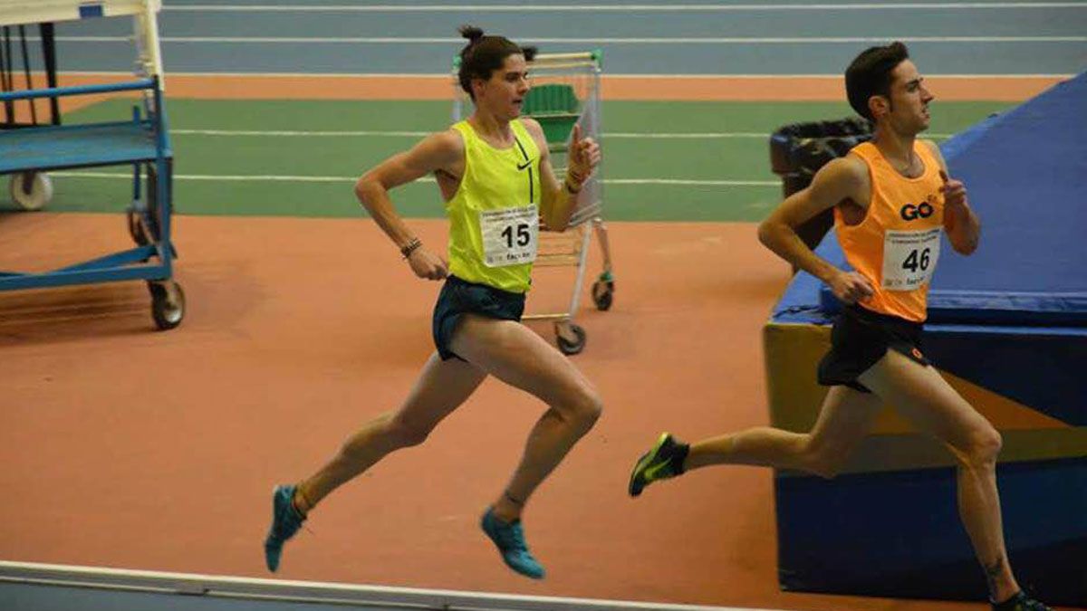 Roberto Alaiz ‘vuela’ en el control de Valencia en el que consiguió la mínima para el Europeo de Praga. | ALHU