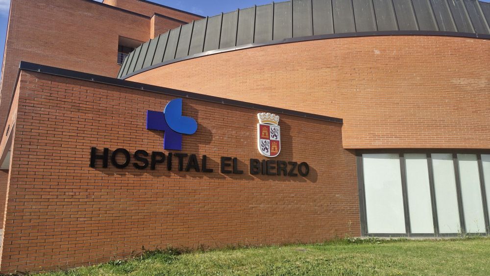 Fachada del Hospital Universitario El Bierzo.